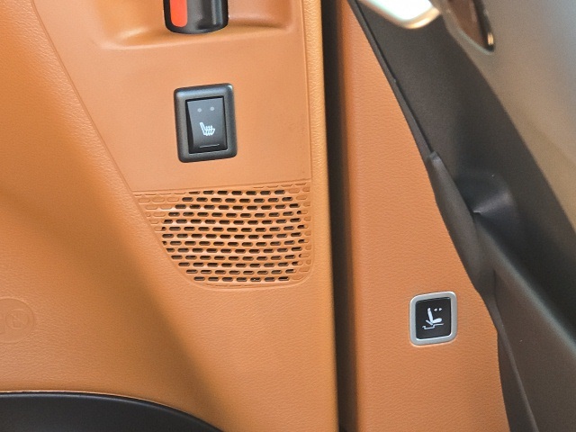 2026 Chrysler Pacifica Pinnacle photo 10