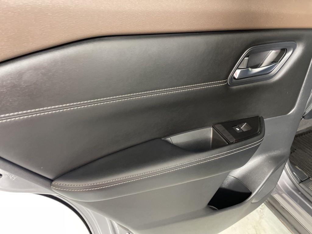 2023 Nissan Rogue SV photo 37