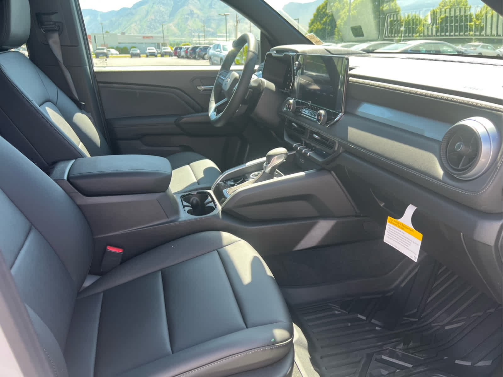 2025 Chevrolet Colorado Work Truck LT photo 27