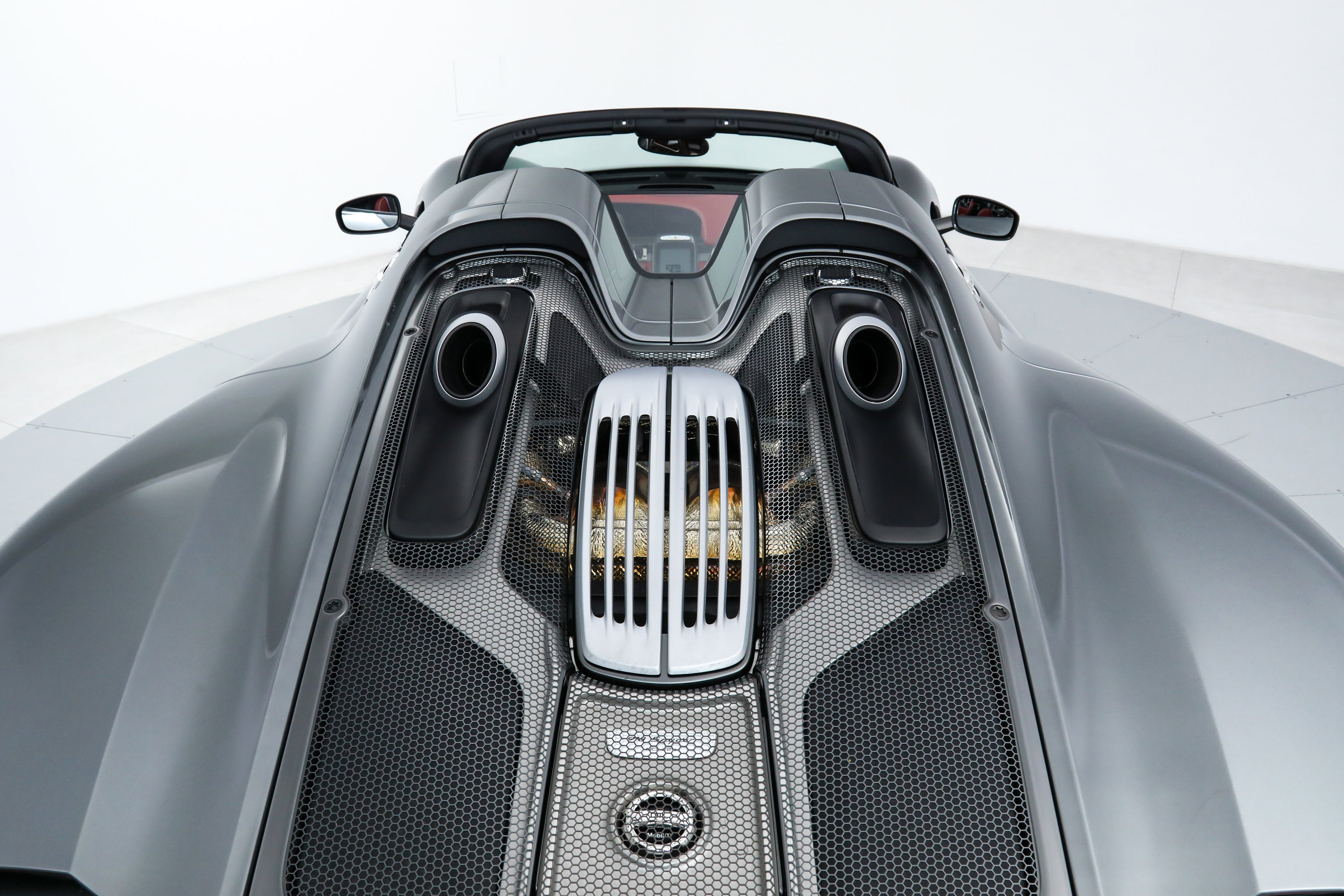 2015 Porsche 918 Spyder photo 38