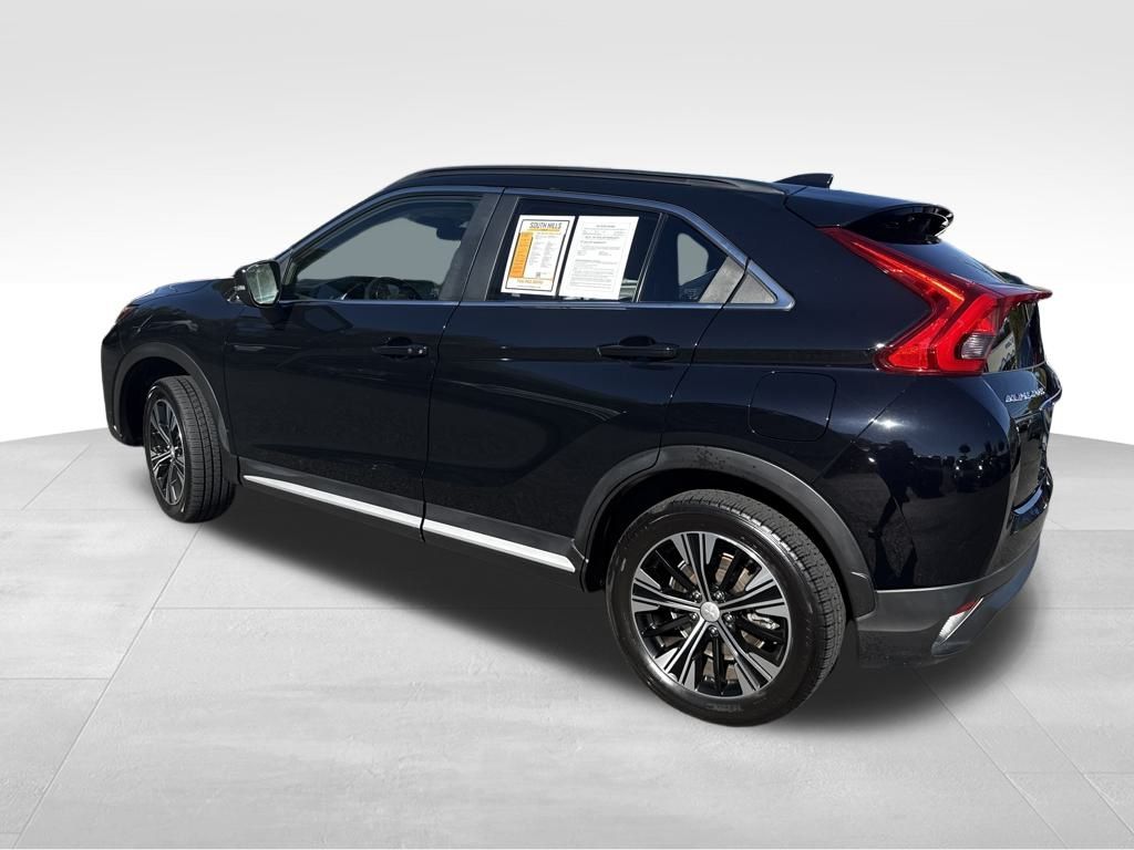 2020 Mitsubishi Eclipse Cross SE photo 3