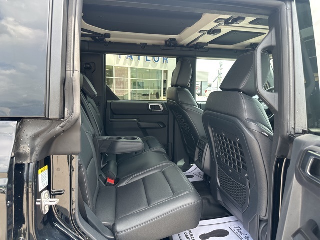 2025 Ford Bronco Badlands photo 2