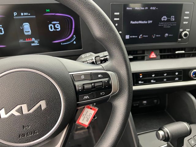 2024 Kia Sportage LX photo 10
