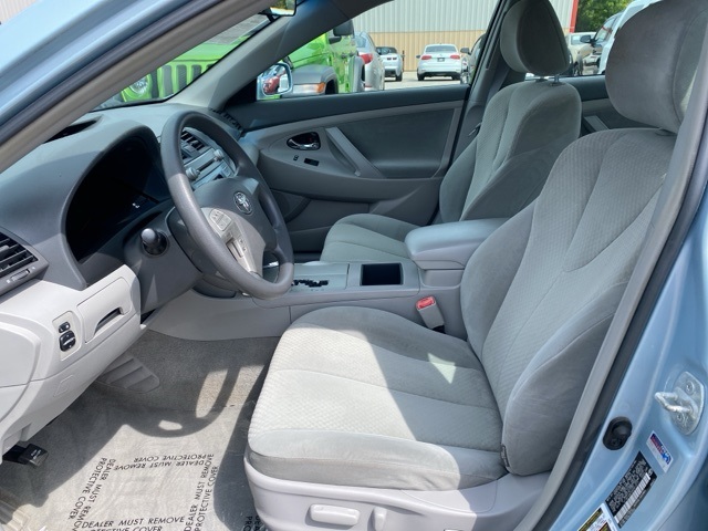 2009 Toyota Camry LE photo 8