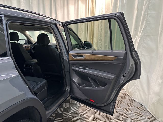 2026 Volkswagen Atlas SE Technology photo 30