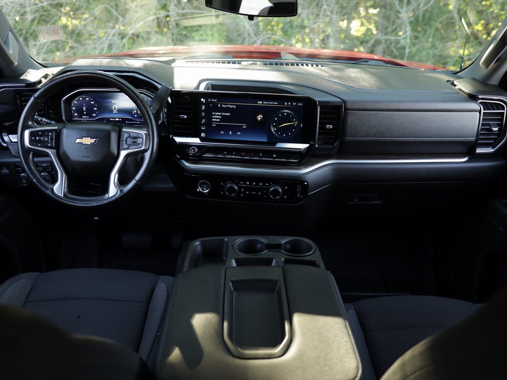 2022 Chevrolet Silverado LT photo 20