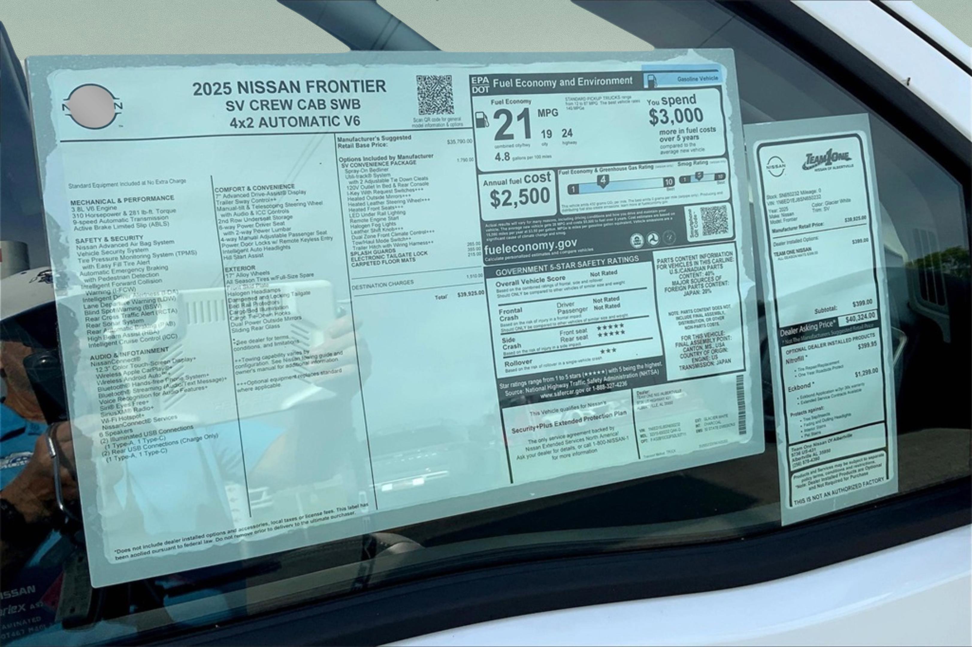 2025 Nissan Frontier SV Crew Cab photo 12