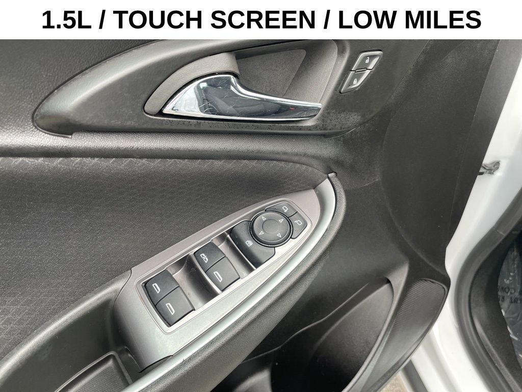 2024 Chevrolet Malibu 1LT photo 3