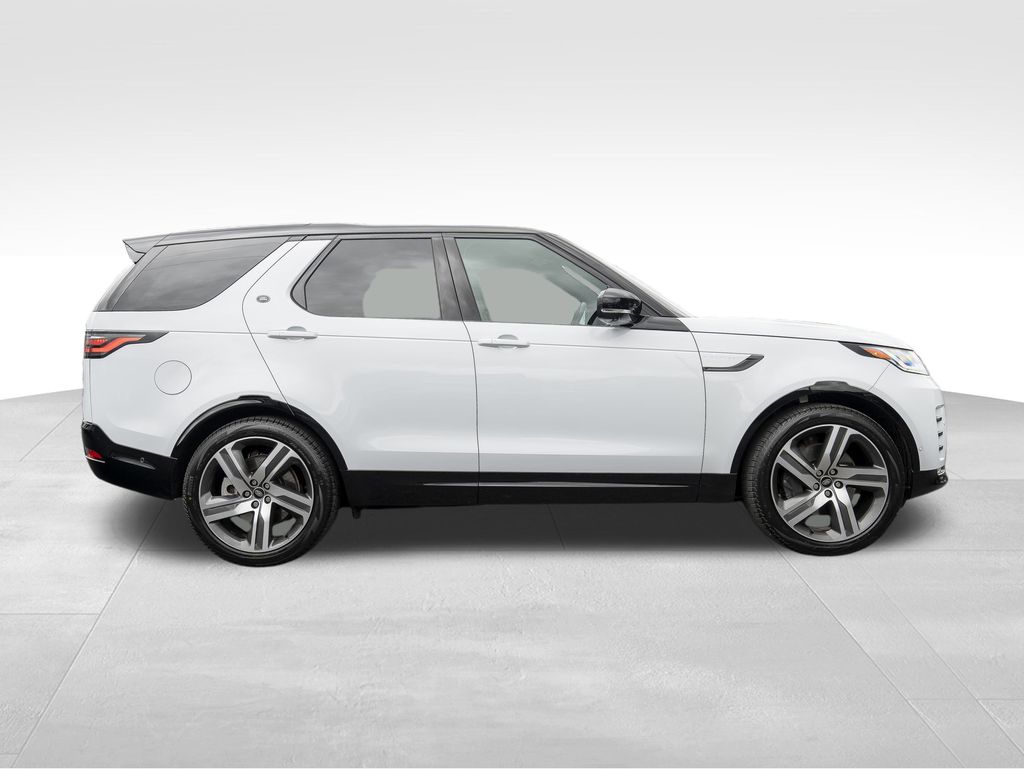 2023 Land Rover Discovery HSE R-Dynamic photo 8