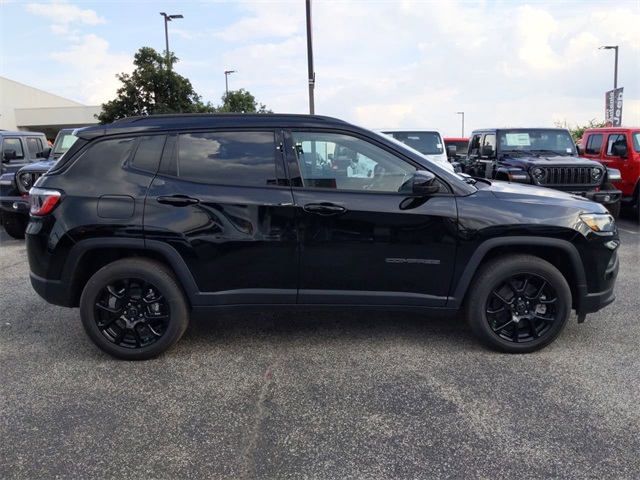 2026 Jeep Compass Latitude photo 8