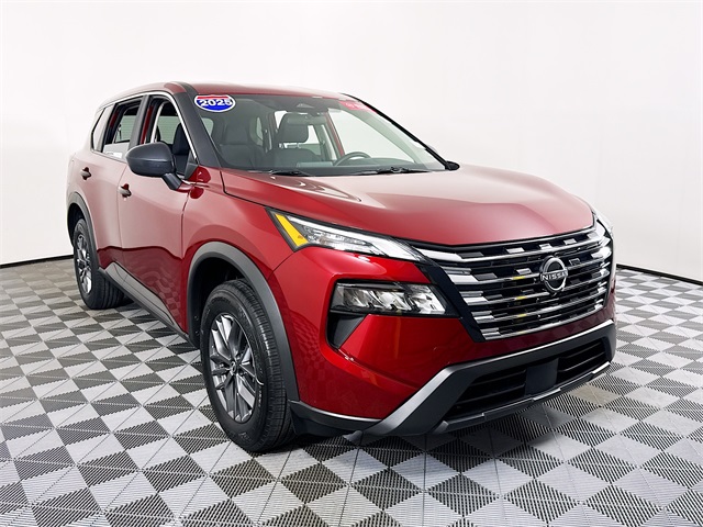 Used 2025 Red Nissan S image 1