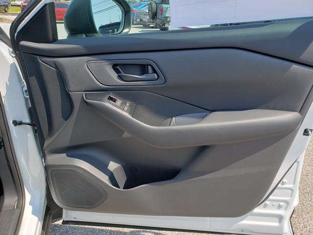 2025 Nissan Rogue S photo 18