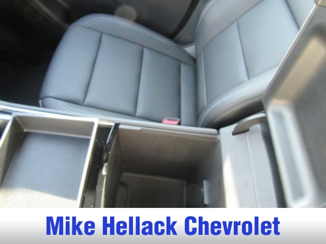 2025 Chevrolet Traverse photo 13