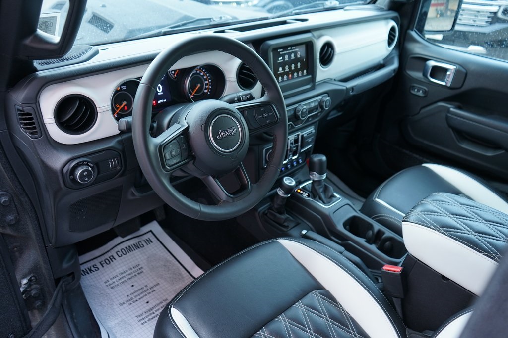 2023 Jeep Gladiator Sport photo 2