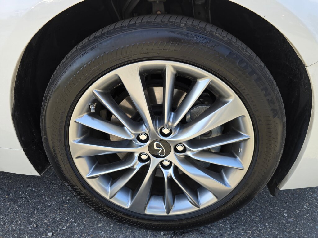 2024 Infiniti Q50 LUXE photo 8