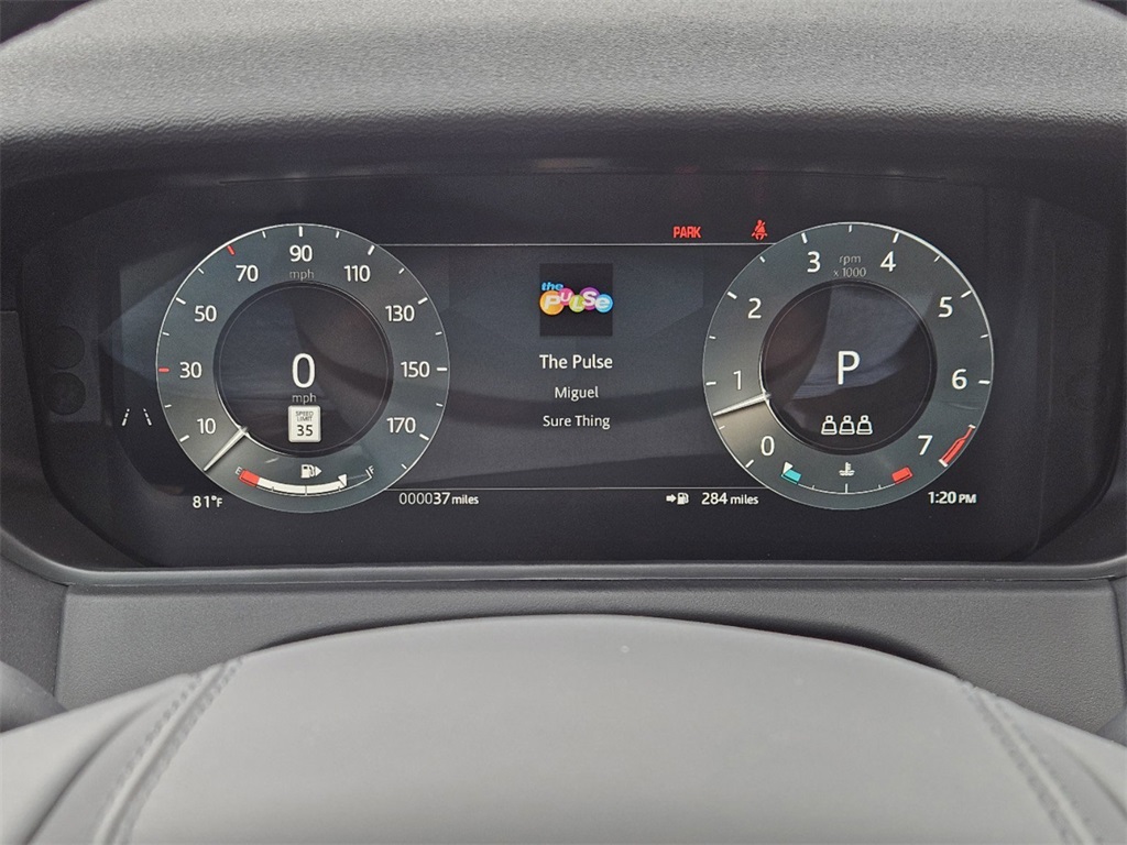 2025 Land Rover Range Rover Velar SE photo 13
