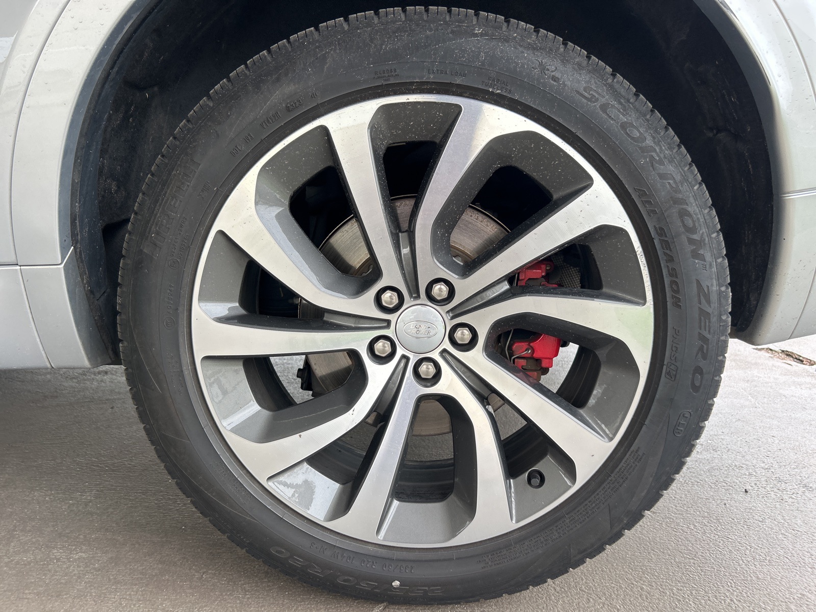 2023 Land Rover Discovery Sport SE R-Dynamic photo 3