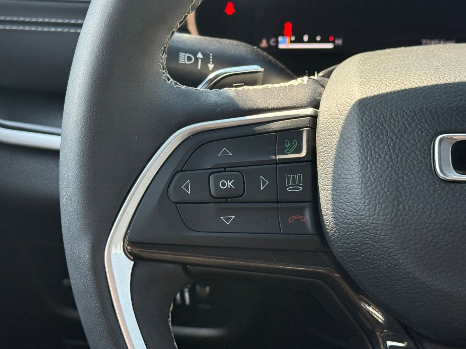 2023 Jeep Grand Cherokee Altitude photo 13