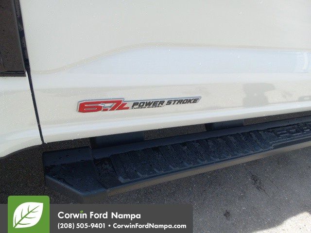 2025 Ford F-350 Lariat photo 9