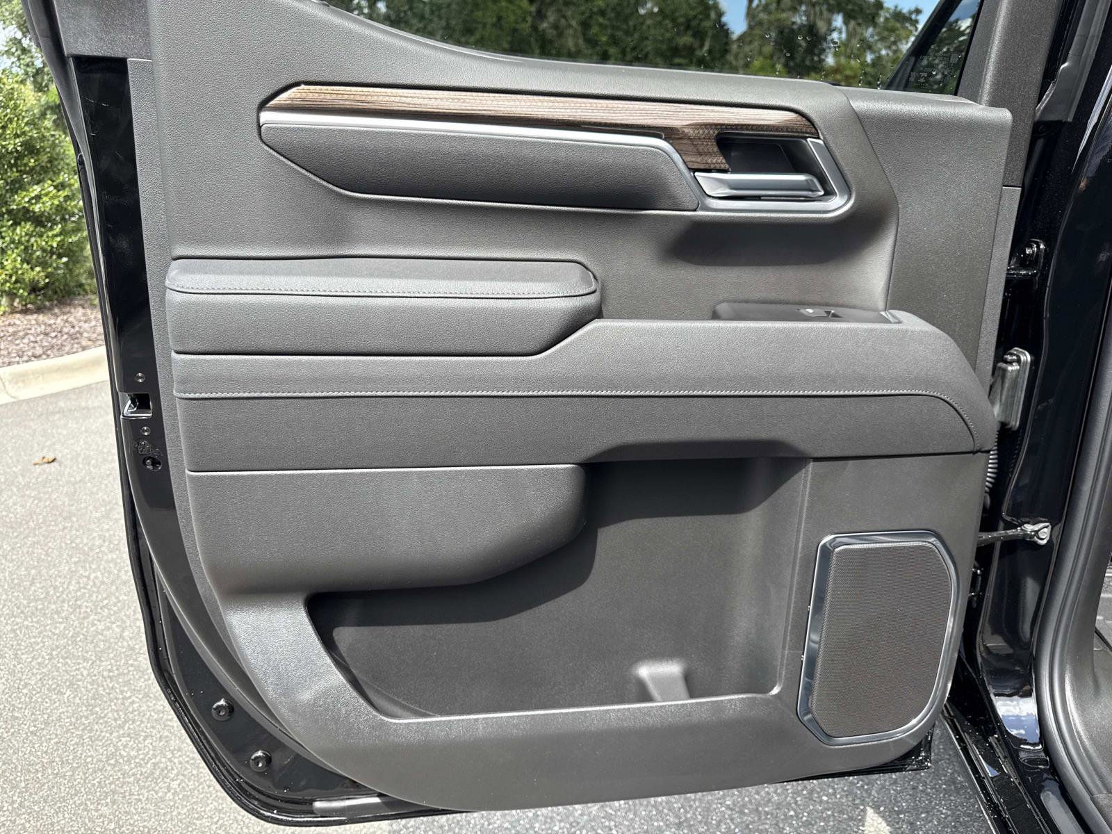 2026 Chevrolet Silverado 1500 RST photo 9