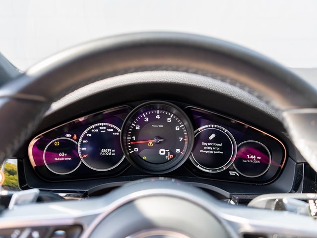 2022 Porsche Cayenne Coupe Base photo 23