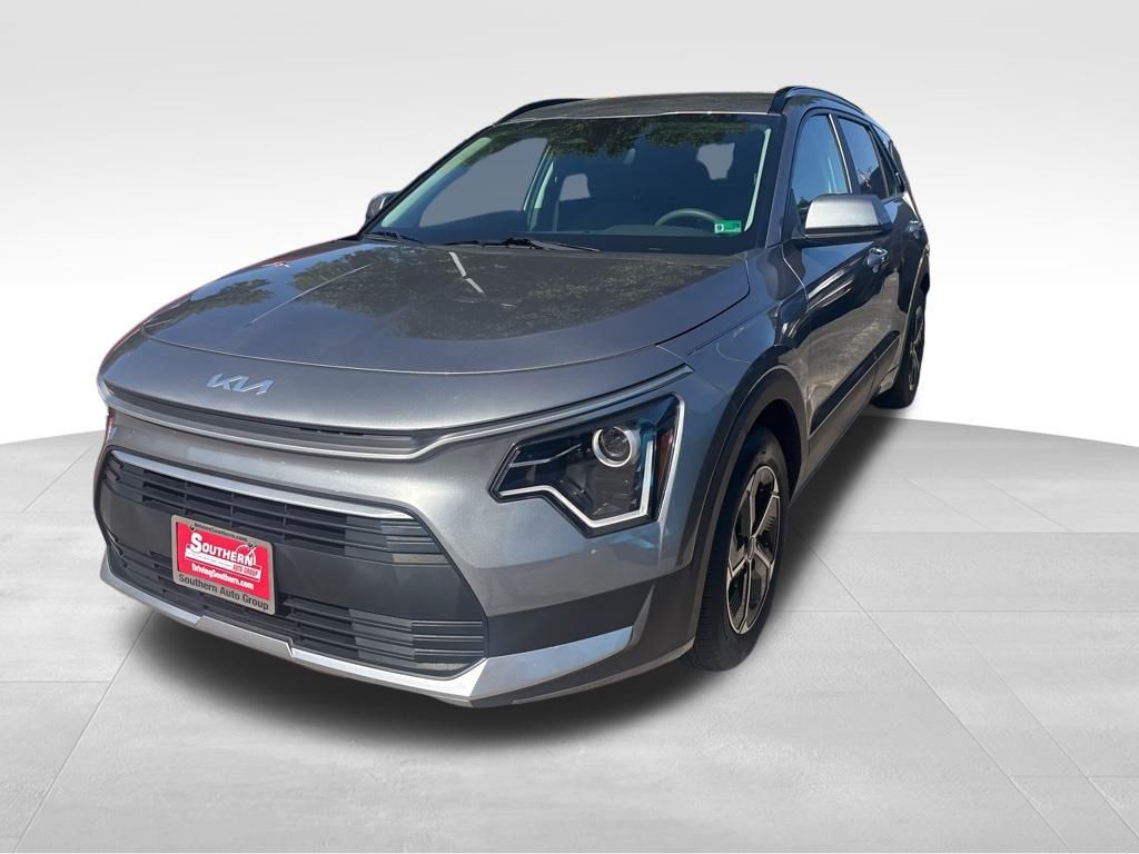 2025 Kia Niro LX photo 3