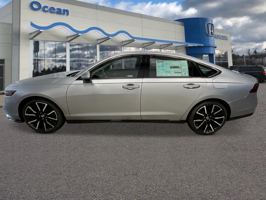 2025 Honda Accord Hybrid Touring photo 2