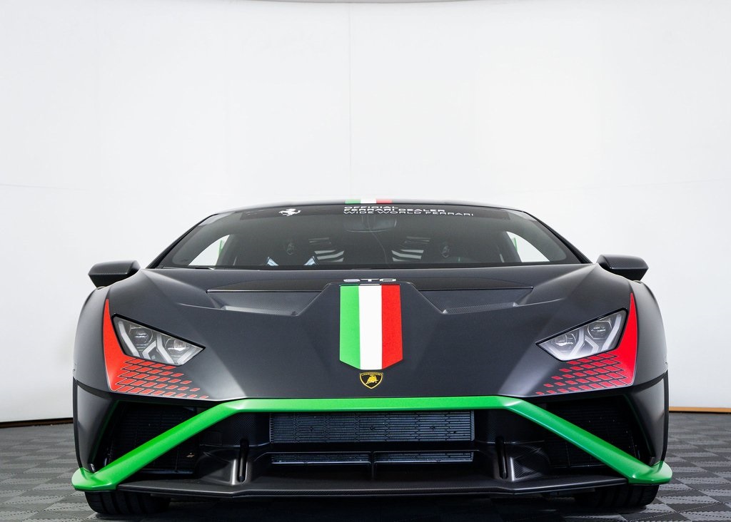 2022 Lamborghini Huracan STO photo 2