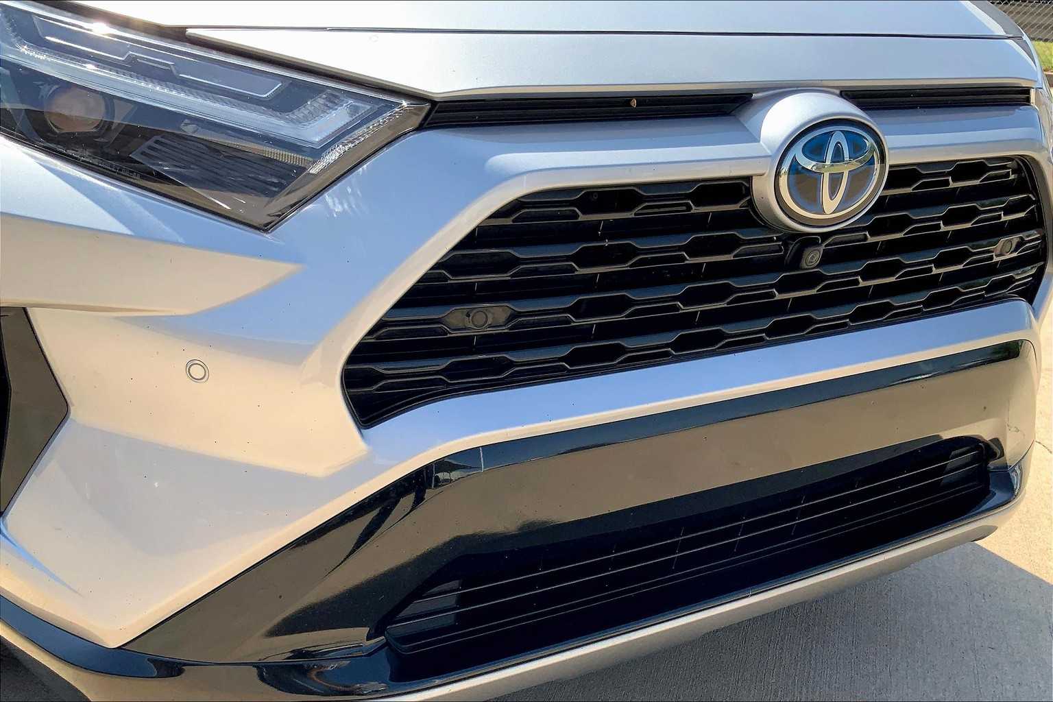 2022 Toyota RAV4 Hybrid XSE photo 26