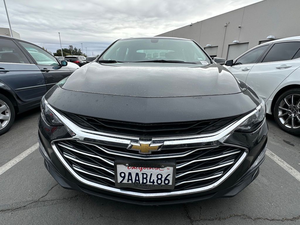 2022 Chevrolet Malibu 1LT photo 2