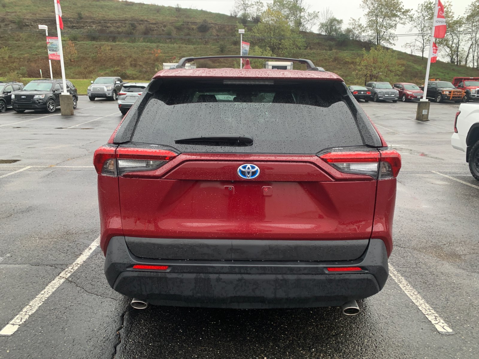 2024 Toyota RAV4 Hybrid XLE photo 3