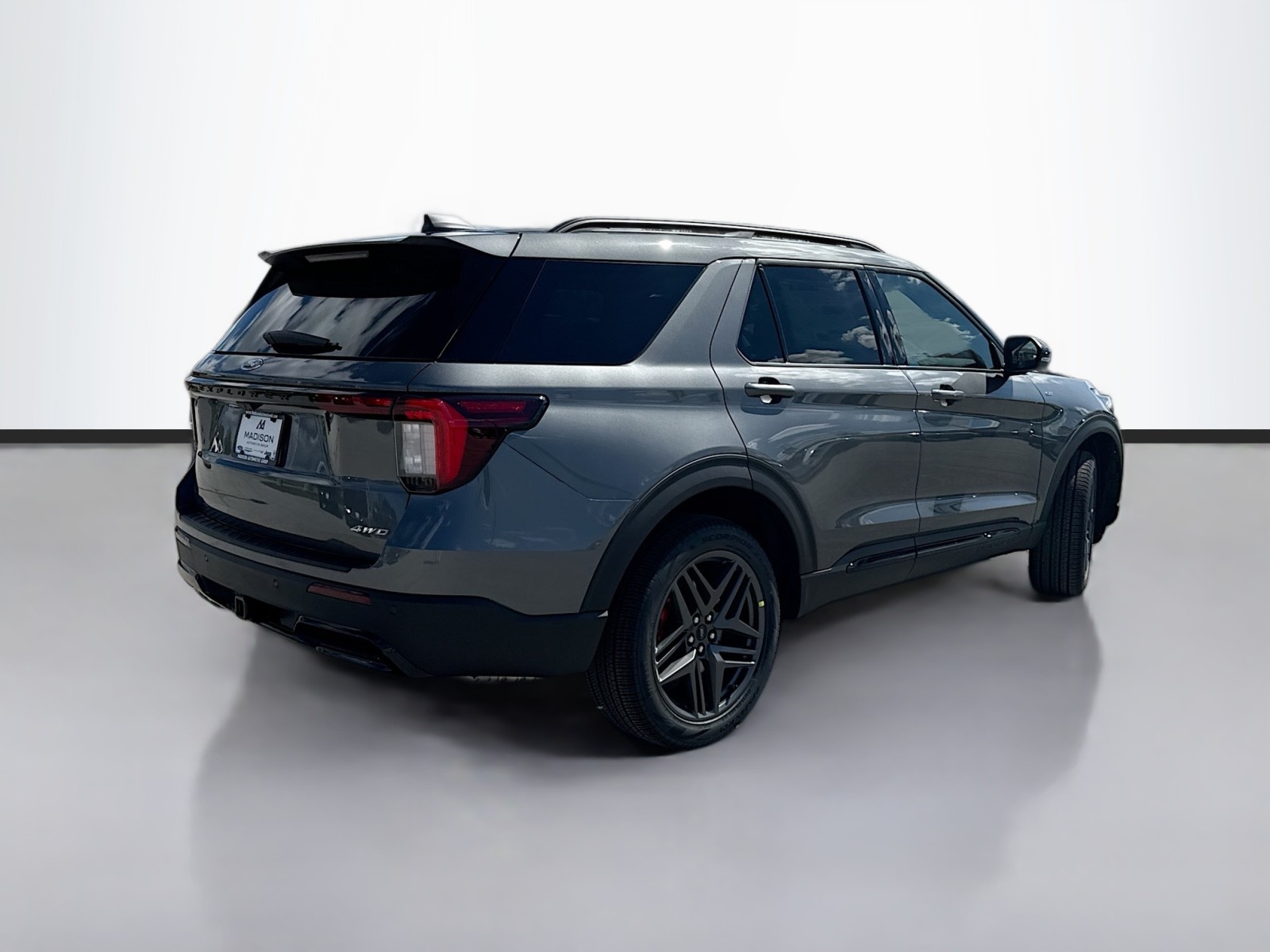 2025 Ford Explorer ST-Line photo 5