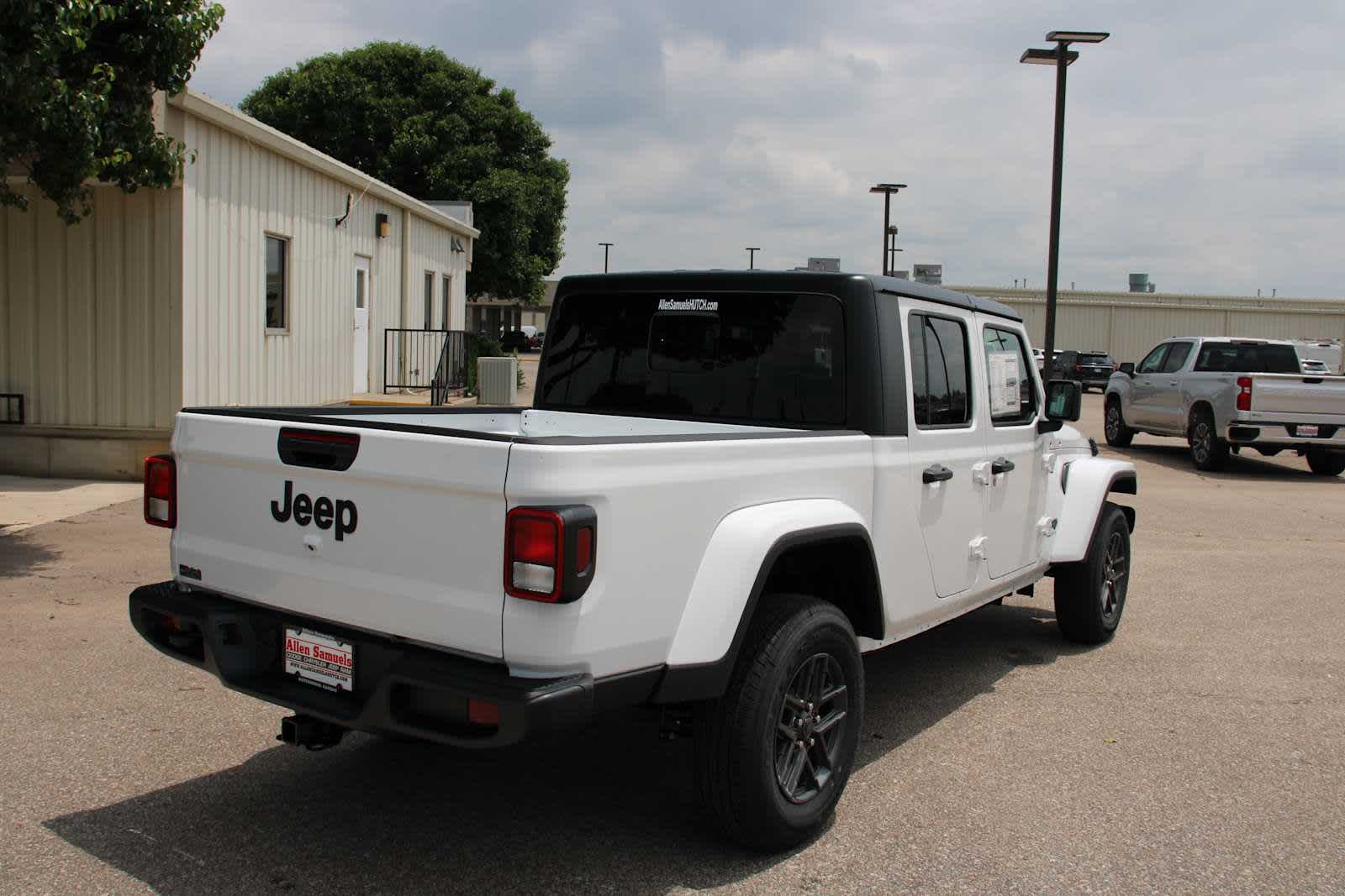 2025 Jeep Gladiator Sport S photo 4