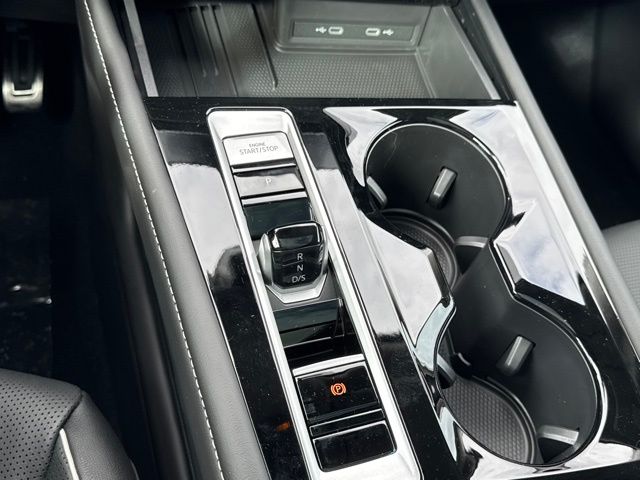 2025 Volkswagen Atlas SEL Premium R-Line photo 21