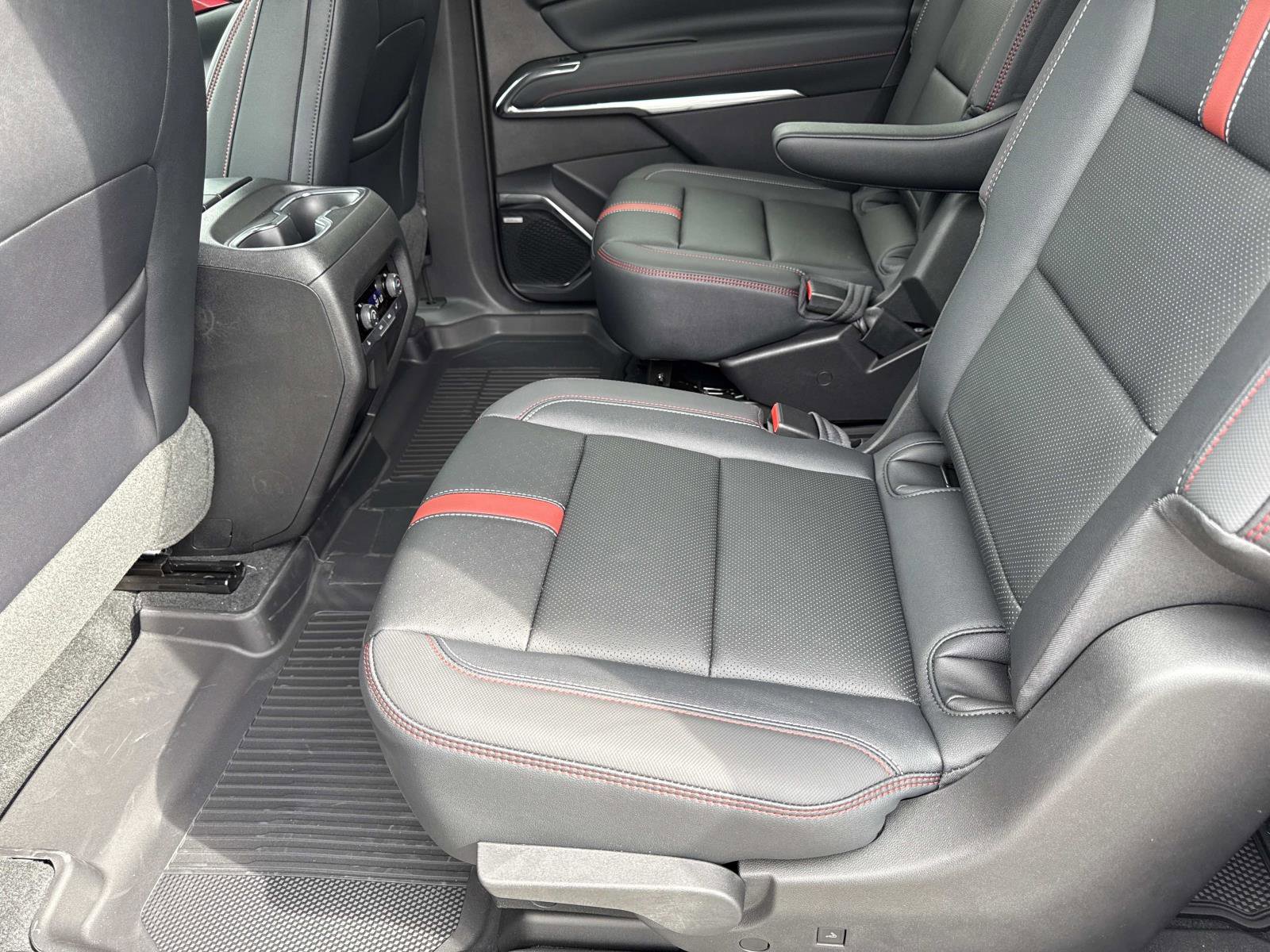 2026 Chevrolet Traverse RS photo 10