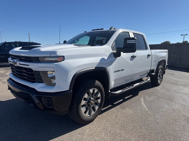 2024 Chevrolet Silverado 2500HD Custom photo 3
