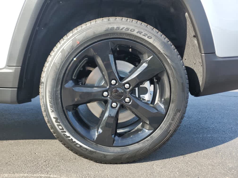 2025 Jeep Grand Cherokee Limited photo 9