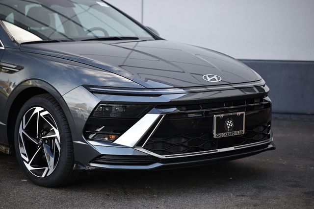 2024 Hyundai Sonata SEL photo 2