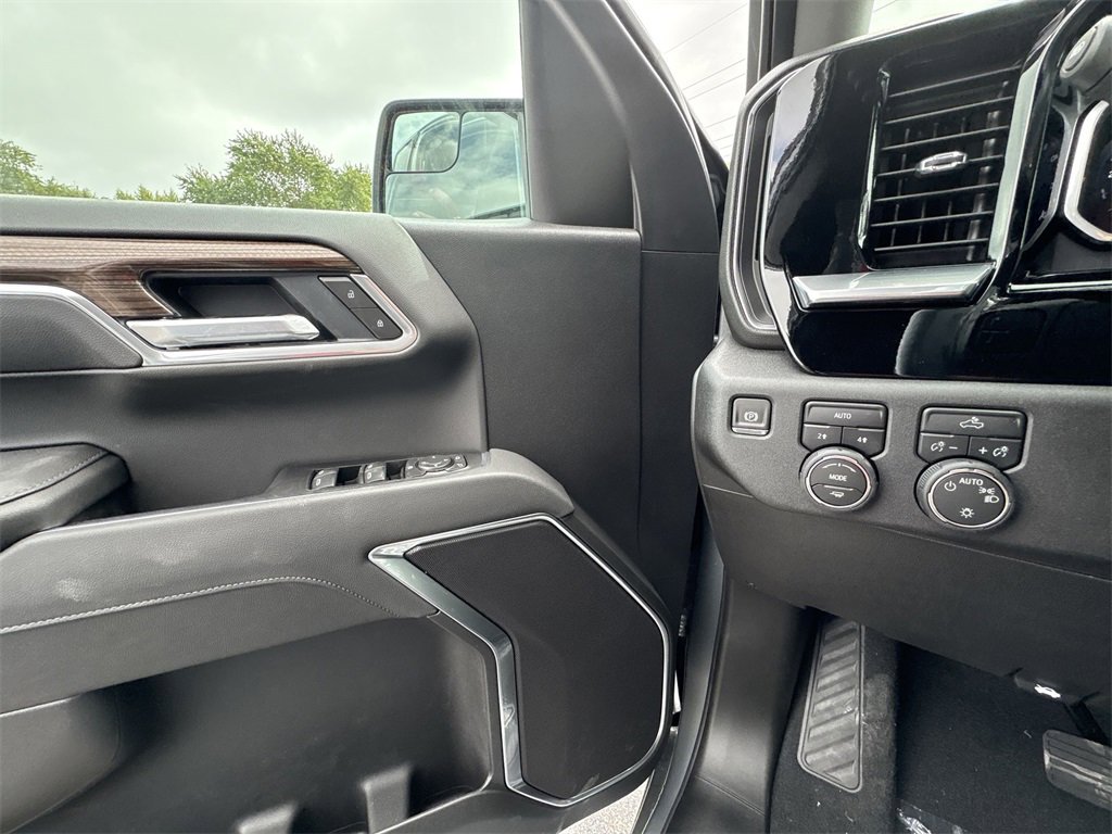 2026 Chevrolet Silverado LT photo 14