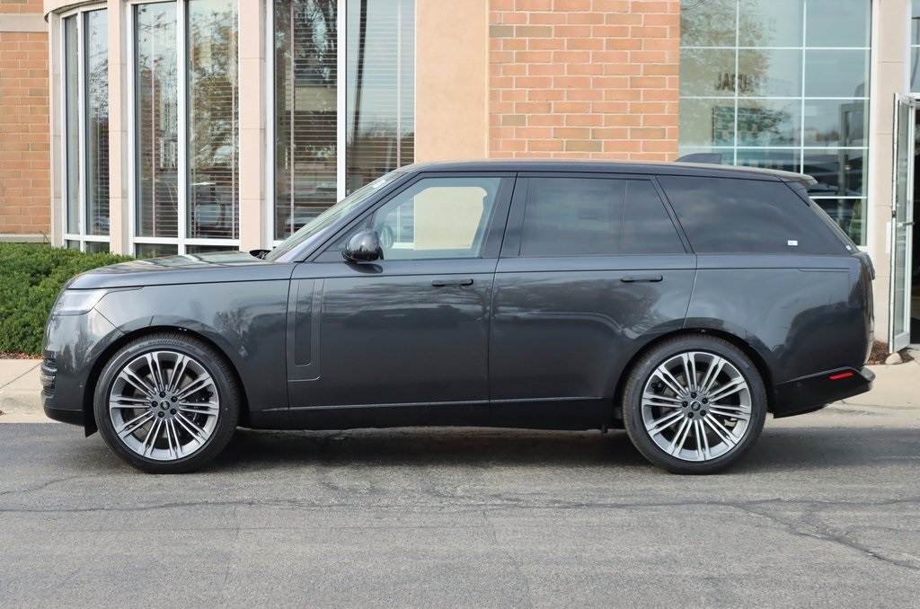 2025 Land Rover Range Rover SE photo 2