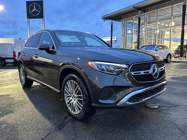 2026 Mercedes-Benz GLC Base's photo