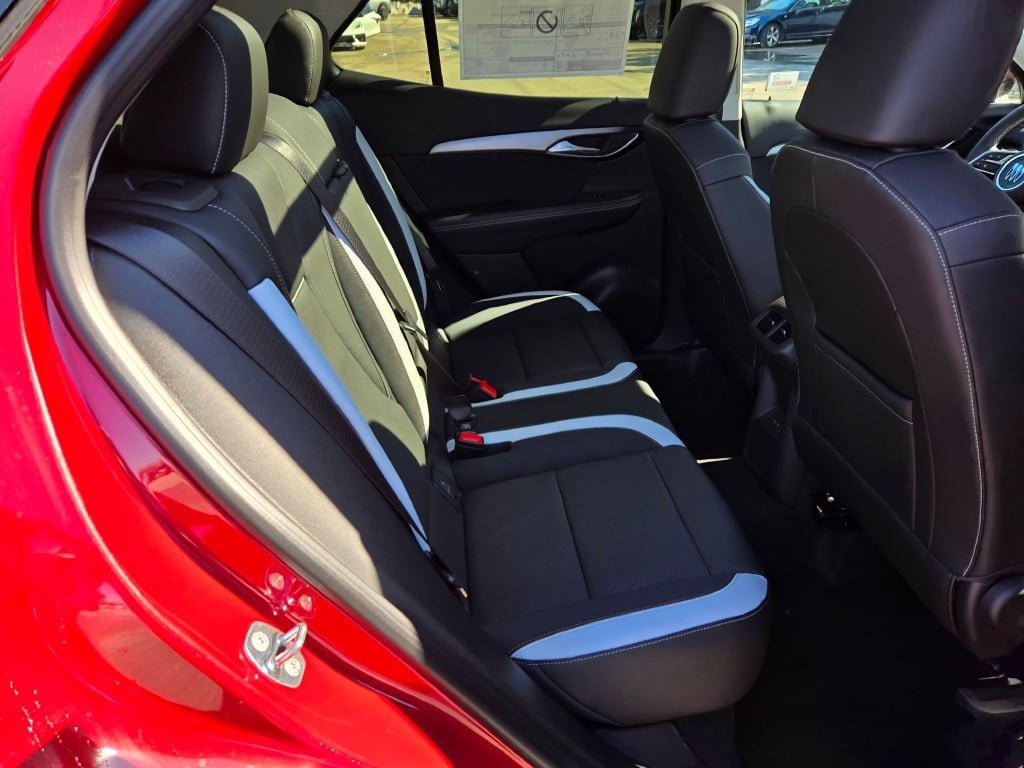 2025 Buick Envision Sport Touring photo 6