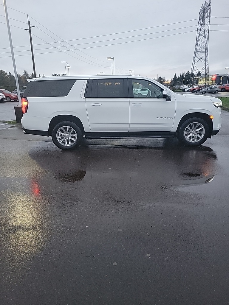 2023 Chevrolet Suburban Premier photo 4