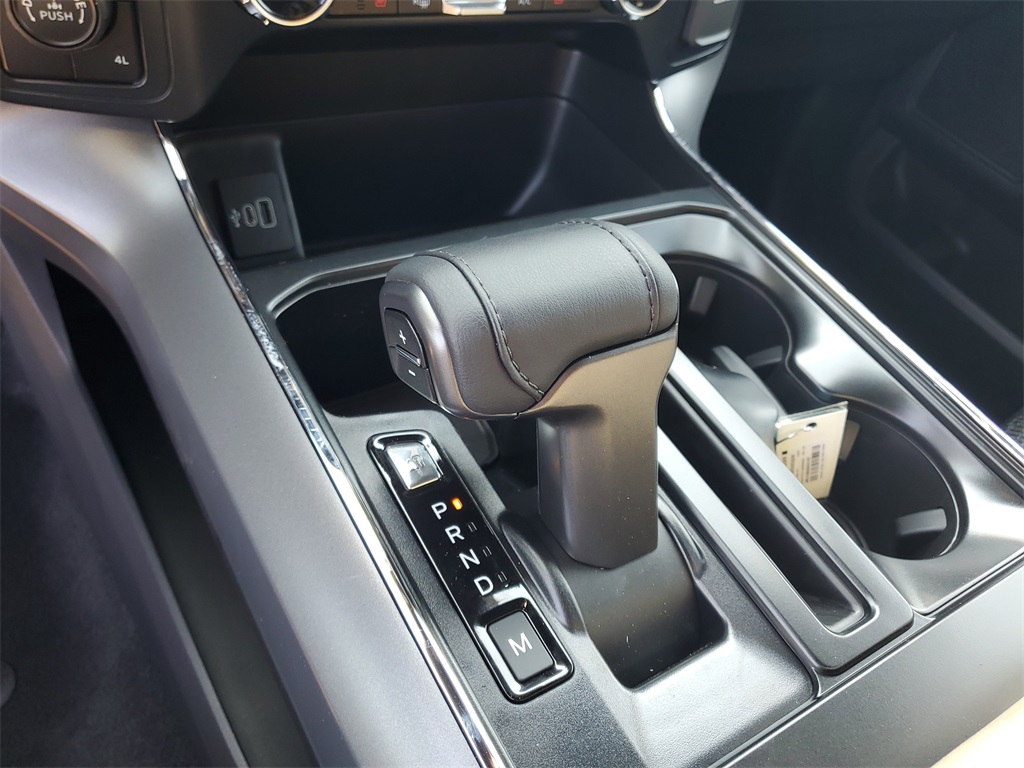 2025 Ford F-150 XLT photo 18