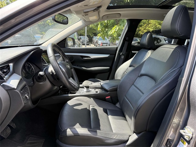 2021 Infiniti QX50 Luxe AWD photo 14