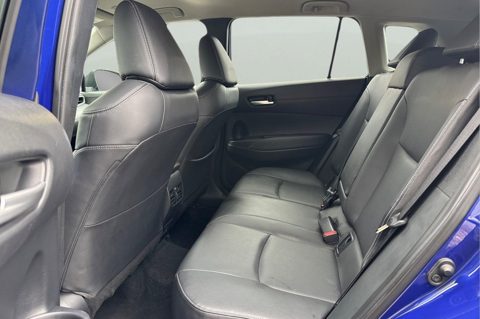 2024 Toyota Corolla Cross XLE photo 4