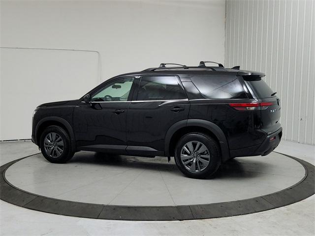 2025 Nissan Pathfinder SV photo 3