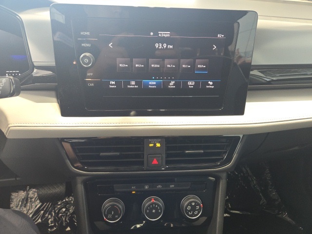 2025 Volkswagen Taos S photo 14