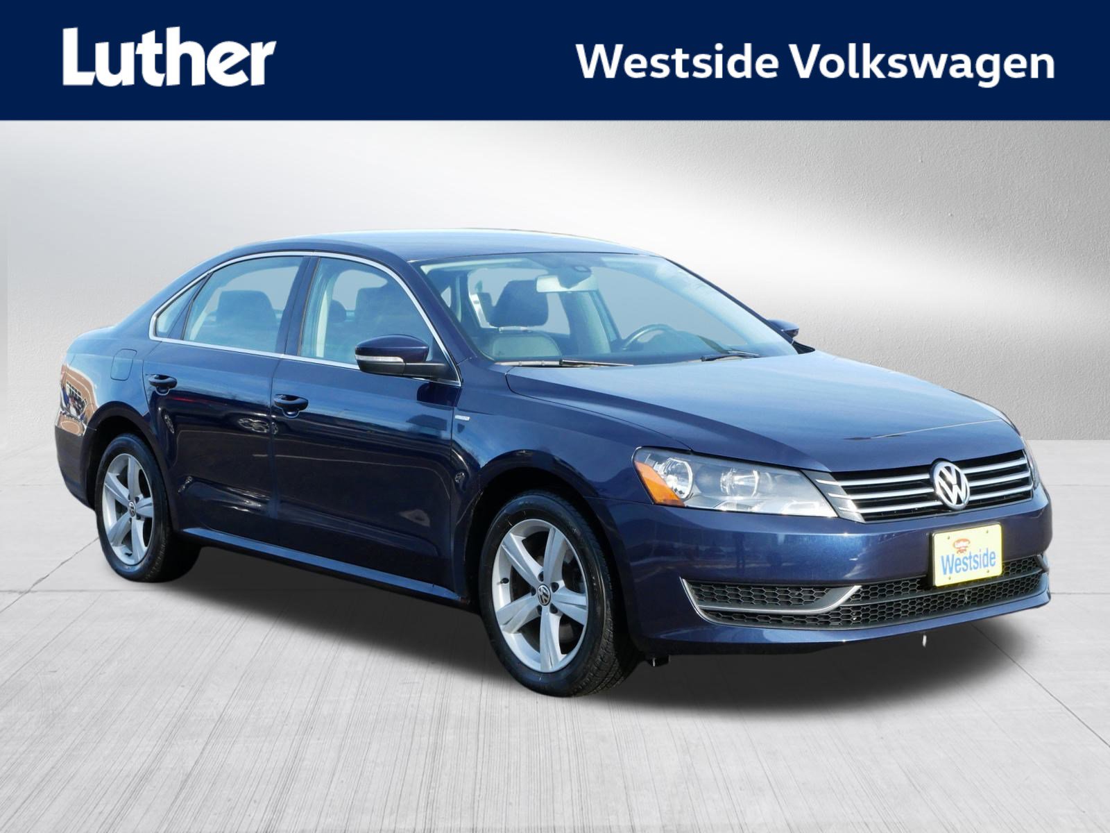 2014 Volkswagen Passat S's photo