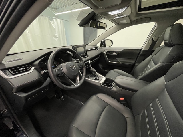 2022 Toyota RAV4 XLE Premium photo 10